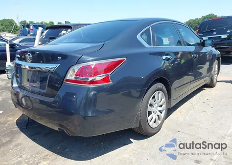 2015 Nissan Altima 2.5 S z USA, uszkodzony, nr VIN 1N4AL3AP4FN918649